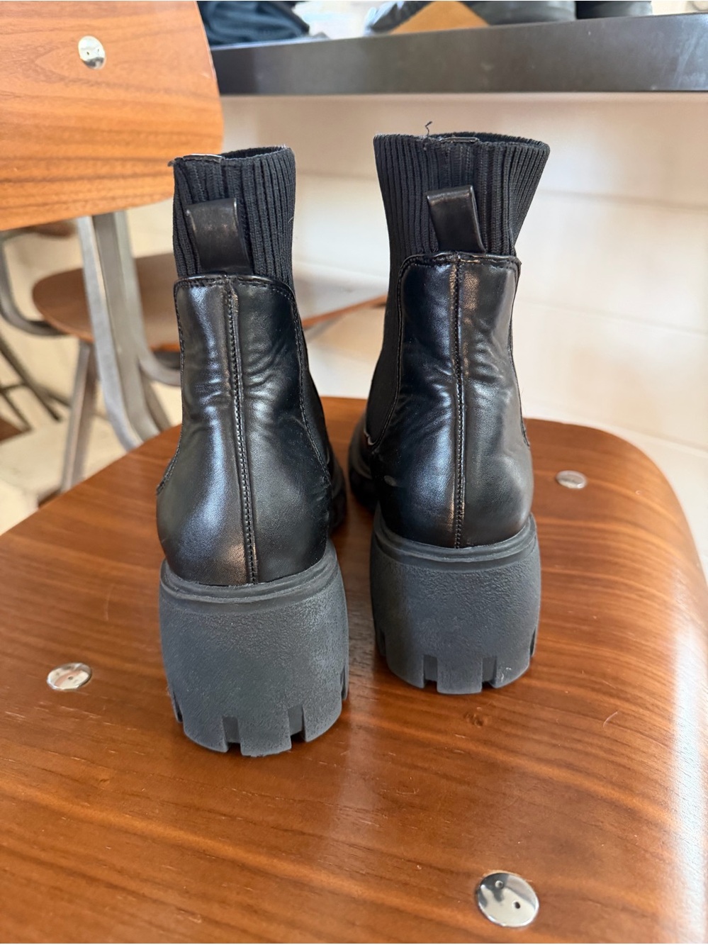 Steve Madden Hayle Black Chunky Chelsea Boot with Ribbed Sock Collar 7.5 M - Picture 3 of 5